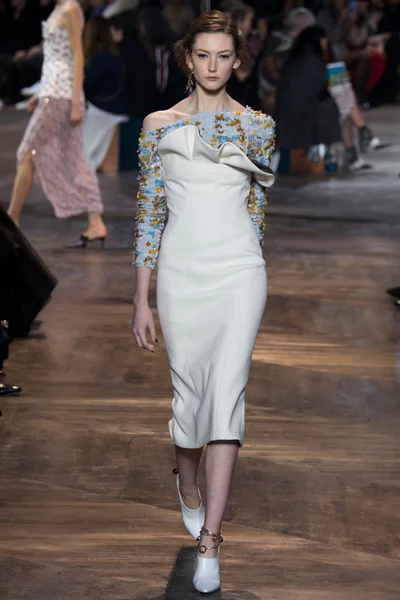 Look 22